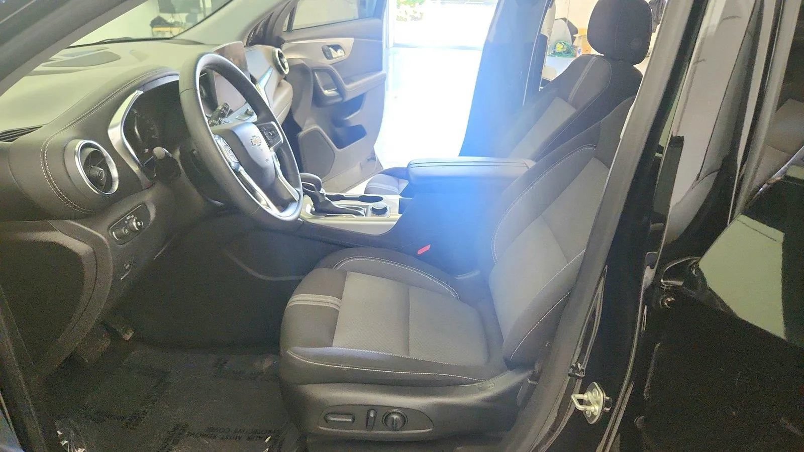 Used 2024 Chevrolet Blazer LT w/ Convenience Package FWD image 14