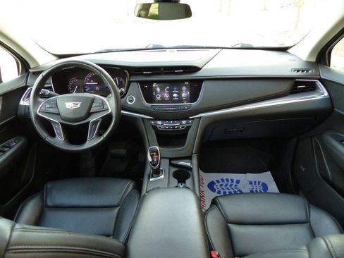 Used 2018 Cadillac XT5 Luxury w/ Driver Awareness Package FWD image 26