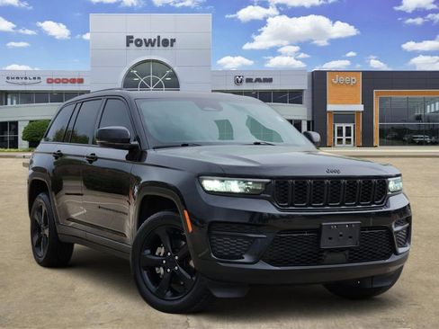 Used 2023 Jeep Grand Cherokee Altitude AWD/4WD image 1