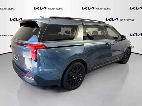 Certified 2025 Kia Carnival SX w/ SX Dark Edition Package FWD image 9