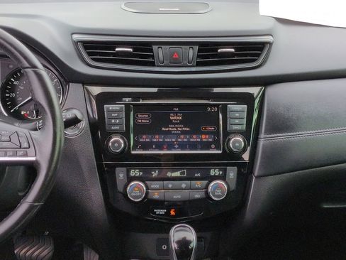 Used 2018 Nissan Rogue SL AWD/4WD image 18