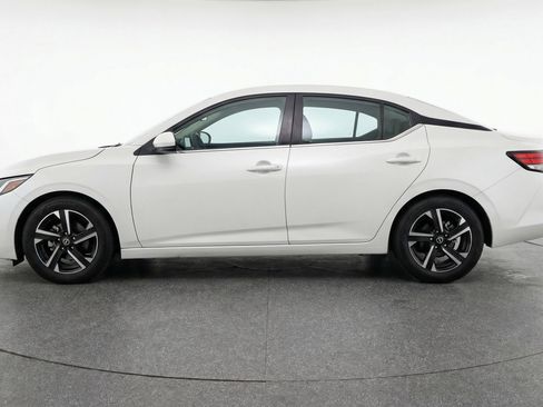 Used 2025 Nissan Sentra SV FWD image 5