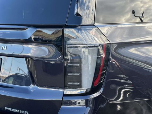 Certified 2025 Chevrolet Suburban Premier image 30