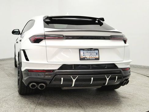 Used 2023 Lamborghini Urus Performante AWD/4WD image 4