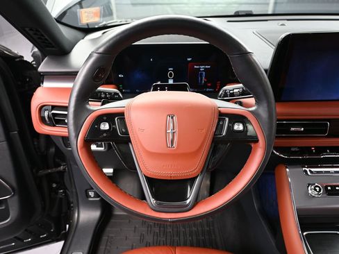 Used 2025 Lincoln Aviator Reserve w/ Jet Appearance Package image 28