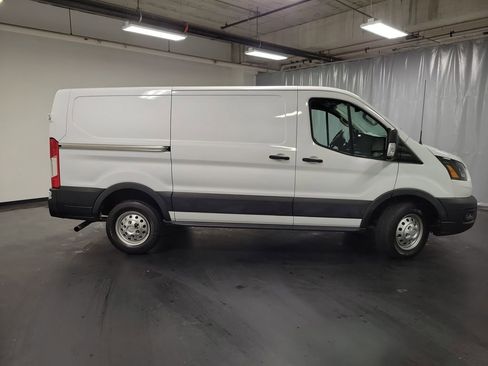 Used 2023 Ford Transit 250 Low Roof AWD image 9
