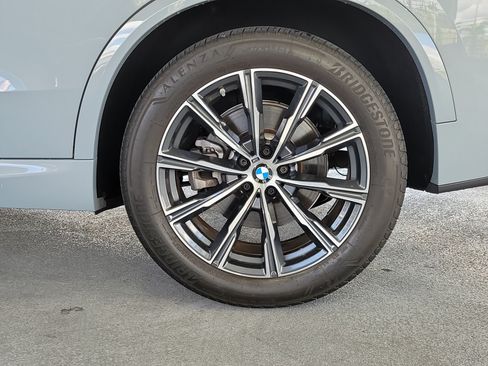 Used 2024 BMW X5 xDrive40i w/ M Sport Package AWD/4WD image 5