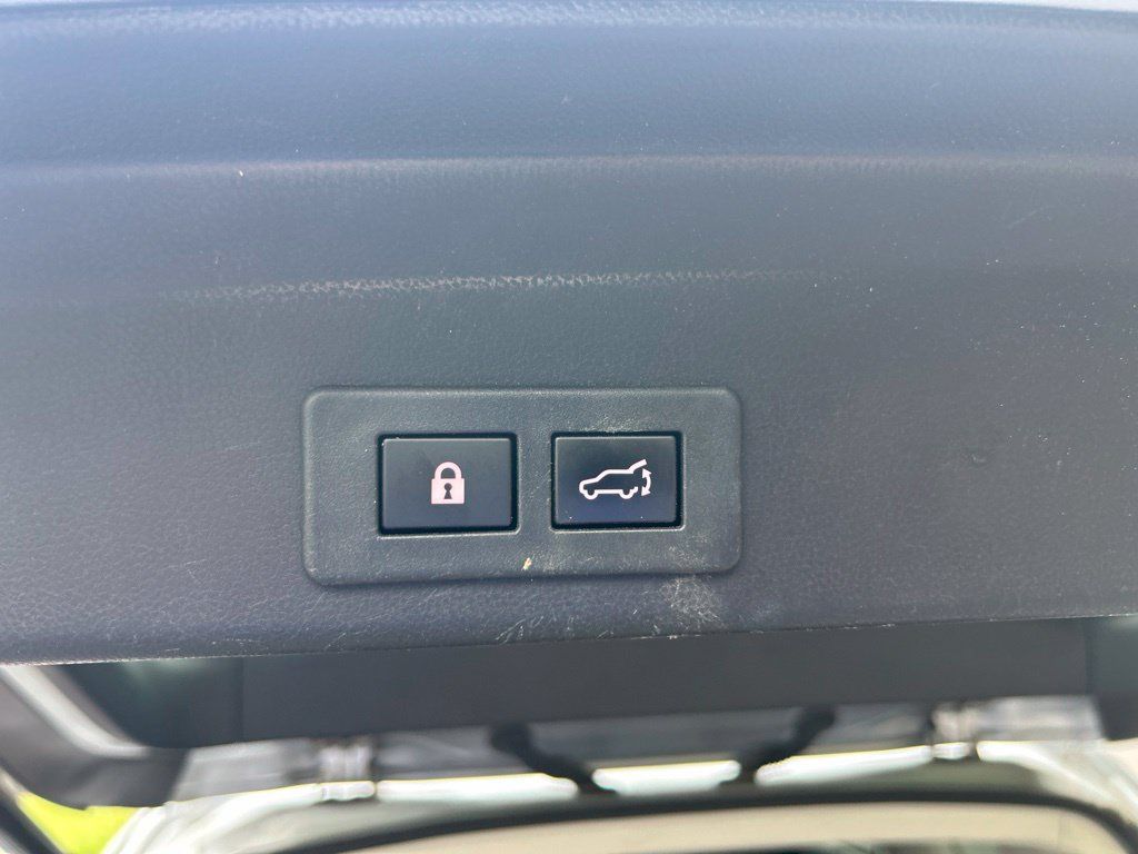 Used 2024 Subaru Ascent Limited w/ Technology Package AWD/4WD image 19
