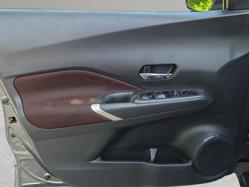 Used 2024 Nissan Kicks SR FWD image 25