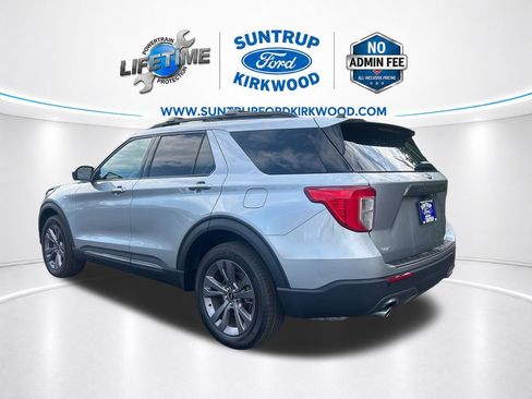 Used 2024 Ford Explorer XLT w/ Equipment Group 202A AWD/4WD image 3