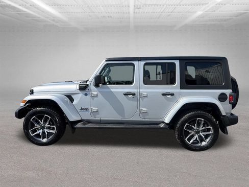 Used 2024 Jeep Wrangler Unlimited w/ Convenience Group AWD/4WD image 7
