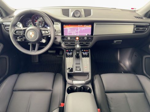 Certified 2026 Porsche Macan AWD/4WD image 17