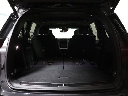 New 2025 Jeep Grand Cherokee L Altitude image 9