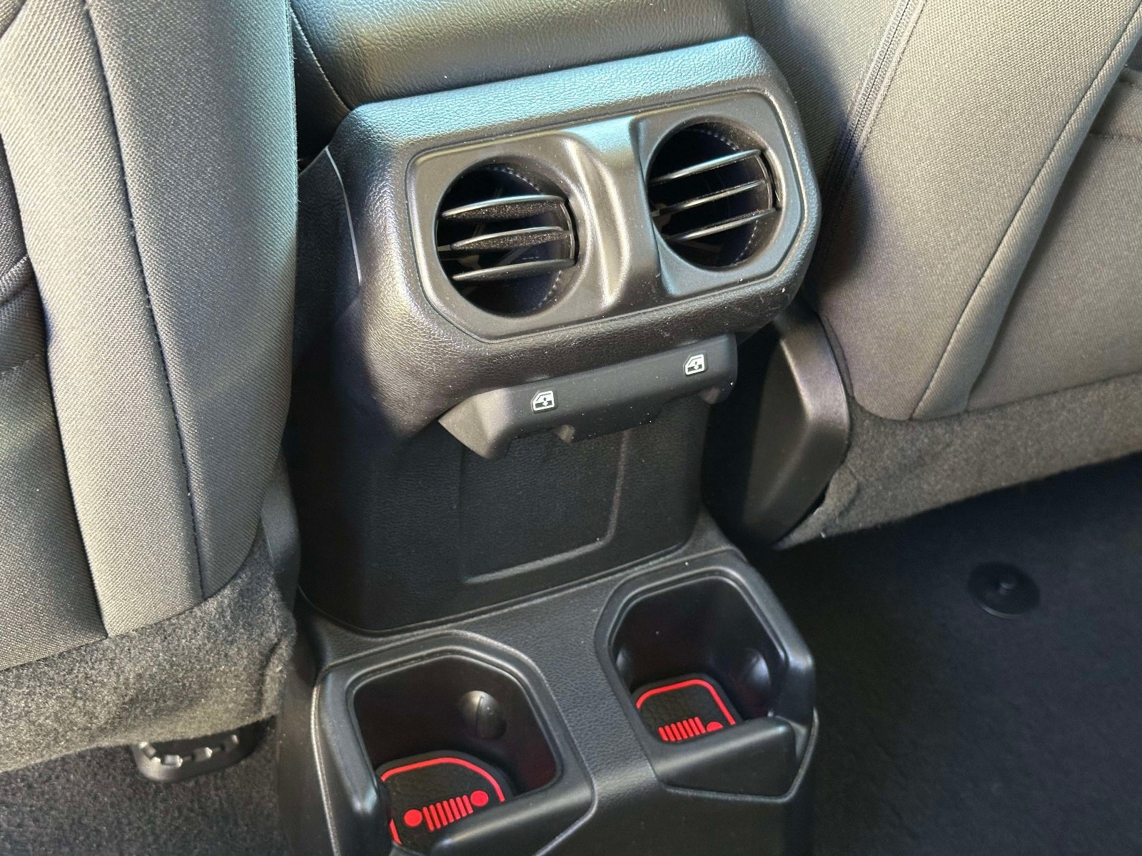 Used 2019 Jeep Wrangler Unlimited Sport S AWD/4WD image 13