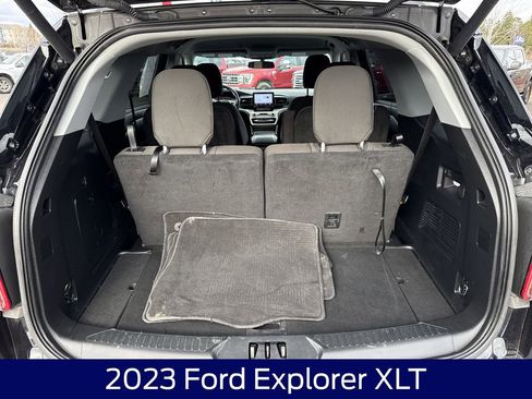 Used 2023 Ford Explorer XLT AWD/4WD image 17