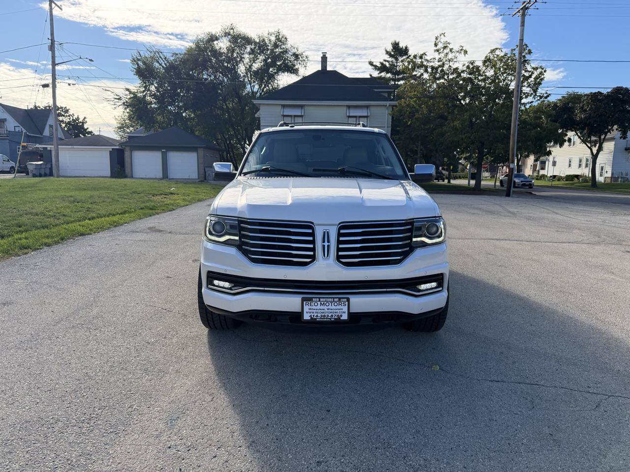 Used 2015 Lincoln Navigator 4WD w/ Equipment Group 101A Reserve image 2