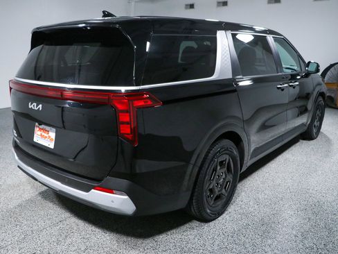 Used 2025 Kia Carnival FWD image 7