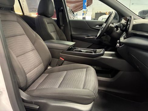 Used 2025 Chevrolet Equinox LT FWD image 27