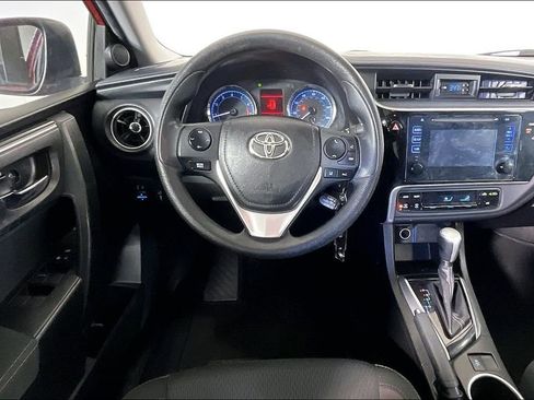 Used 2017 Toyota Corolla LE image 7