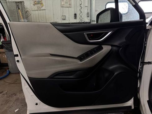 Used 2021 Subaru Forester Base image 8