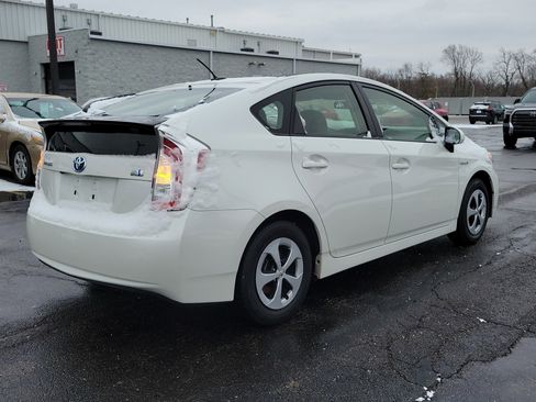 Used 2015 Toyota Prius Three image 4