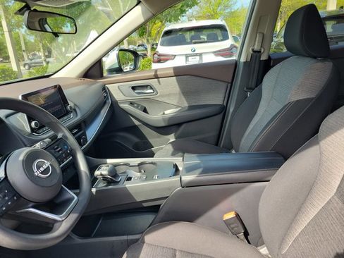 Used 2023 Nissan Rogue SV image 18