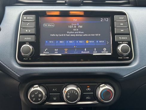 Used 2025 Nissan Versa SV FWD image 20