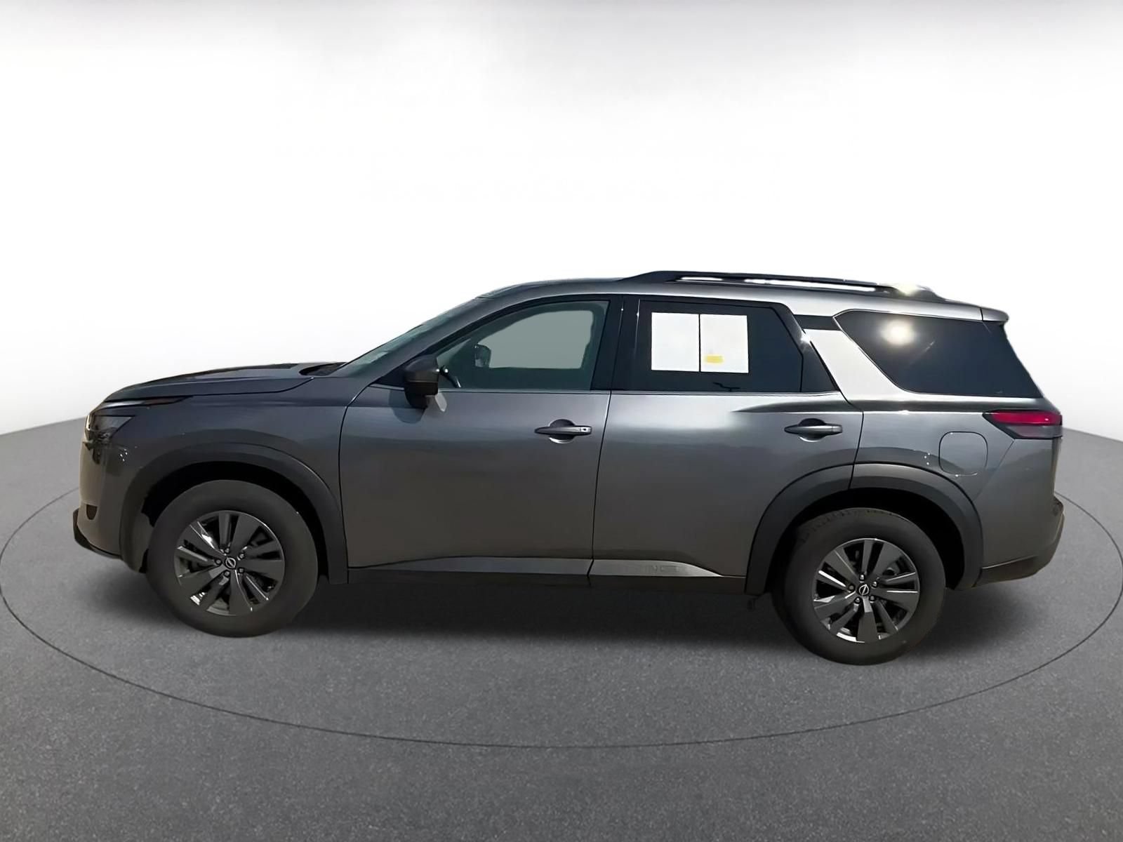 Used 2025 Nissan Pathfinder SV AWD/4WD image 8