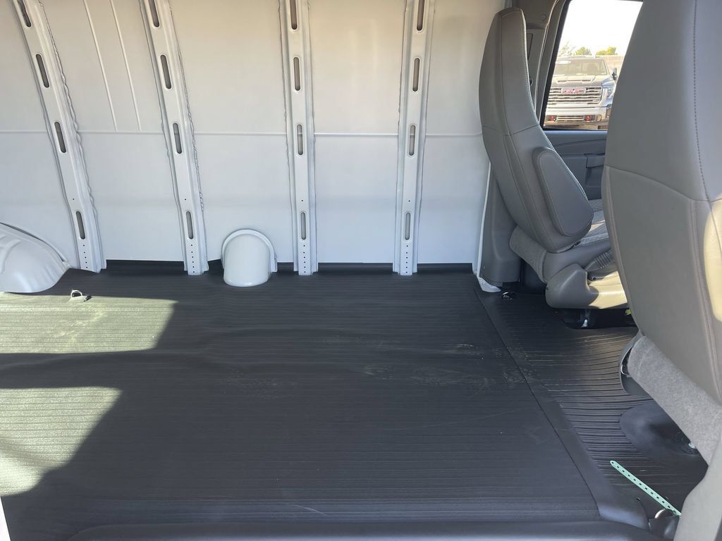 New 2025 GMC Savana 2500 Extended w/ Driver Convenience Package RWD image 26