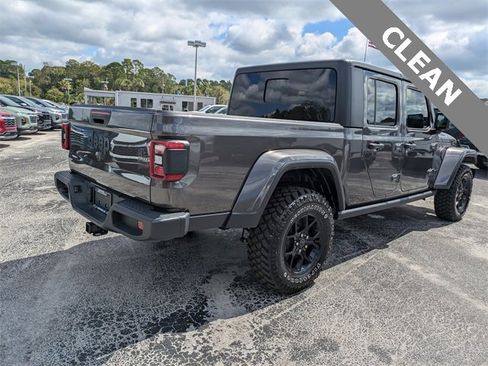 Used 2024 Jeep Gladiator Sport image 7