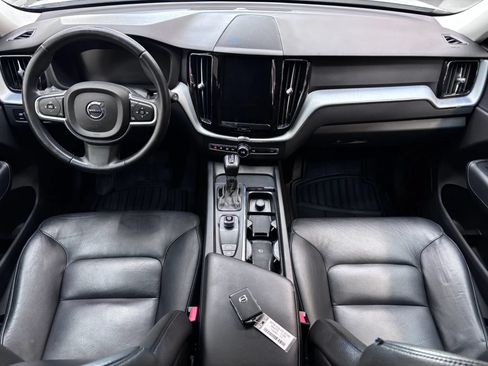 Used 2018 Volvo XC60 T6 Momentum w/ Vision Package AWD/4WD image 11