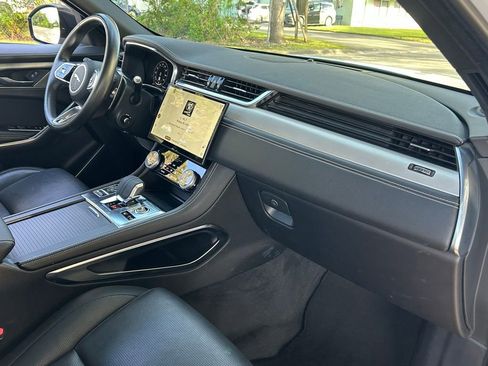 Used 2025 Jaguar F-PACE R-Dynamic S image 32