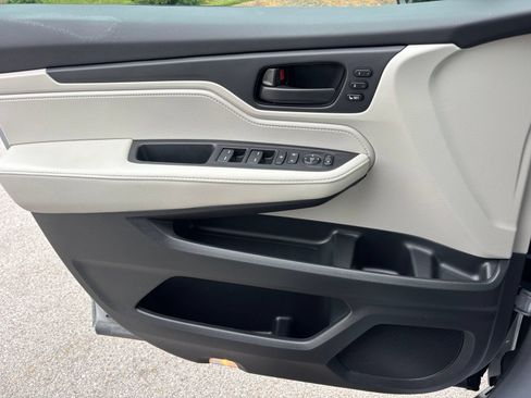Used 2026 Honda Odyssey EX-L image 11