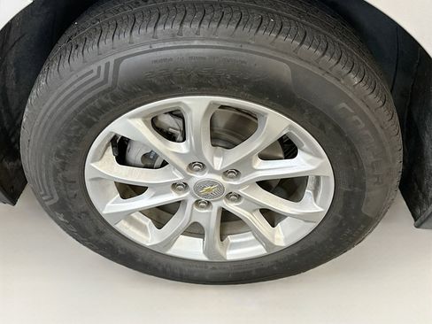 Used 2021 Chevrolet Equinox LT w/ LPO, Cargo Package image 11