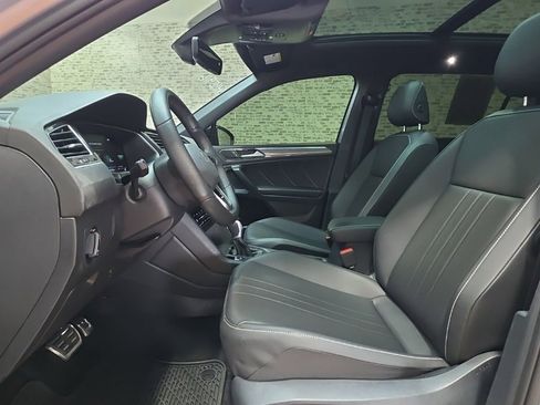 Used 2024 Volkswagen Tiguan SE R-Line image 24