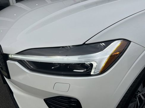 Certified 2025 Volvo XC60 B5 Plus image 8