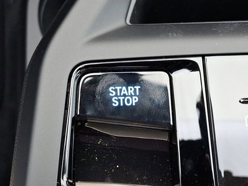 New 2026 BMW iX xDrive45 image 18