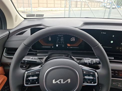 New 2026 Kia Carnival EX FWD image 12