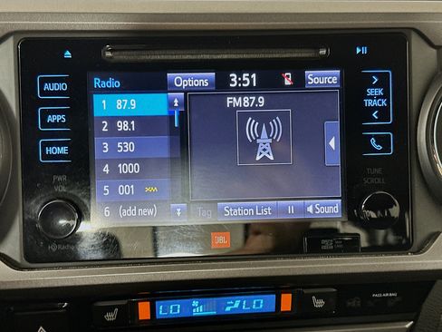 Used 2018 Toyota Tacoma Limited AWD/4WD image 21