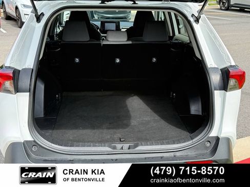 Used 2021 Toyota RAV4 XLE FWD image 30
