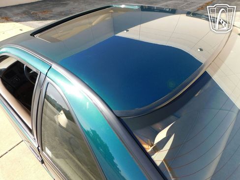 Used 1994 Ford Thunderbird LX image 25