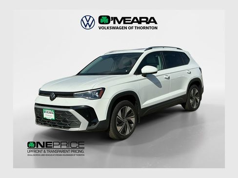 Certified 2025 Volkswagen Taos SE w/ Panoramic Sunroof Package AWD/4WD image 1