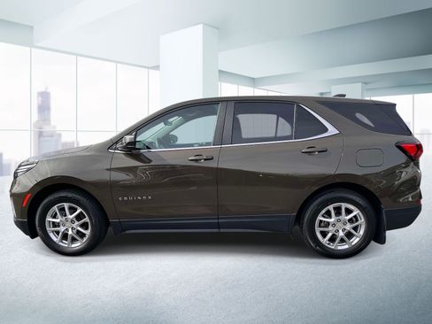 Used 2023 Chevrolet Equinox LT FWD image 2