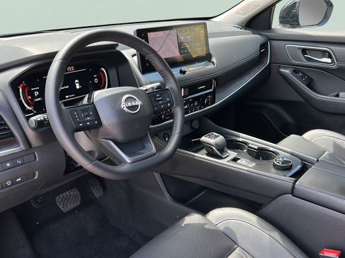 Used 2026 Nissan Rogue Platinum w/ Platinum Premium Package AWD/4WD image 15