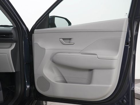 Certified 2024 Hyundai Kona SEL AWD/4WD image 9