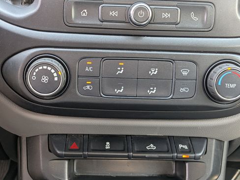 Used 2021 Chevrolet Colorado W/T w/ WT Convenience Package image 28