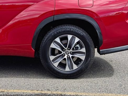 Used 2023 Toyota Highlander XLE FWD image 56