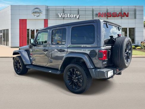 Used 2021 Jeep Wrangler Unlimited Sahara w/ Cold Weather Group AWD/4WD image 6