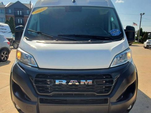 Used 2024 RAM ProMaster 2500 w/ Convenience Group FWD image 2