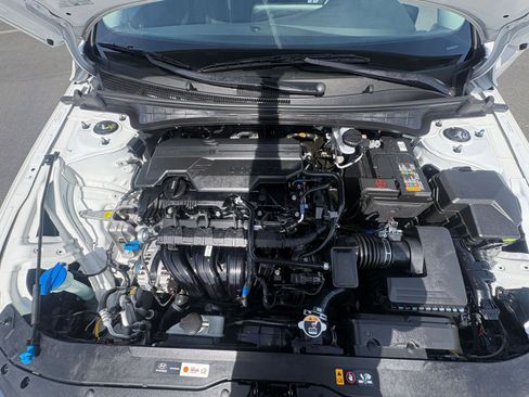 Used 2025 Hyundai Elantra SEL image 33